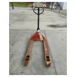Manual pallet jack. Works
