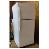 Fridgedaire refrigerator 30 x 68.5 x 31
