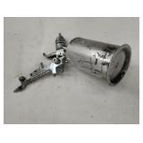 Pneumatic paint sprayer