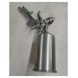 Pneumatic paint sprayer