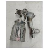 Pneumatic paint sprayer