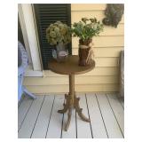 Small Flower Table with 2 small faux flower