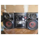 Panasonic Stereo - 5 CD changer - MP3