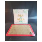 Cup cake holder and baking mat