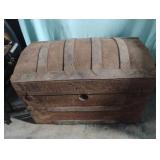 Vintage metal trunk 30 x 20.5 x 17
