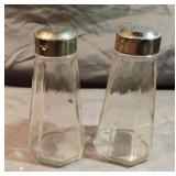 Gemco salt and pepper shaker set 3 1/2" tall