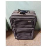 Forecast wheeled luggage 27" tall