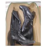 Cobbies black leather ladies size 6 boots