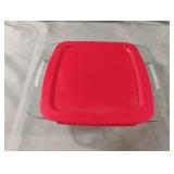 Pyrex 2 qt glass dish with lid