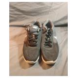 Nike size 8 tennis shoes