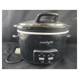4.5 quart Crockpot with hinged lid - powers on