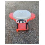 Childs plastic grill on wheels