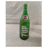 7UP 32 fl oz green glass bottle