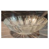 Anchor Hocking Pressed Glass. Sunflower Bowl 10
