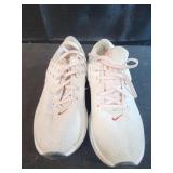 Size 6 Nike sneakers Airmax