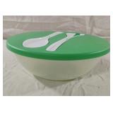 Salad bowl with detachable spoons