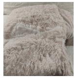 Reversible duvet with 1 pillow sham. Pink in