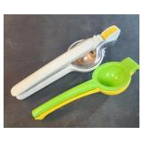 manual citrus juicers or presses