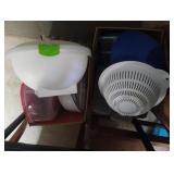 Plastic food bowls with and without lids and