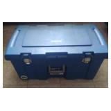 Sterilite locking wheeled tote