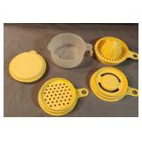Tupperware Cooks Maid 5 Piece Yellow Juicer