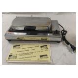 Sandwich Toaster/Double Griller. Works