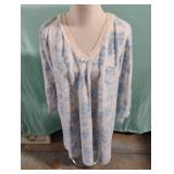 Ladies L gown