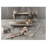 Vintage Singer sewing machine AL 587187