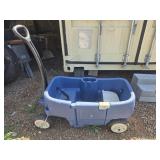 STEP 2 plastic wagon