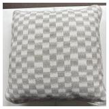 21ï¿½ cloth pillow, excellent checkered fabric,