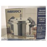 Mirro 12 quart pressure cooker/canner with extra