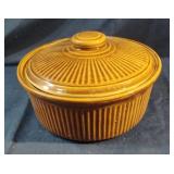 Vintage USA Pottery pot with lid