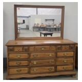 Distinctive Furniture By Stanley Dresser w/ mirror