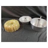 Bundt cake pans