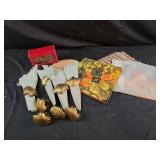 Cloth Napkins and goldtone shell rings