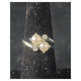 10k White gold Pearl ring with diamond accents