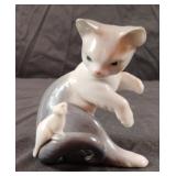 Vintage Lladro "Cat and Mouse" porcelain figurine