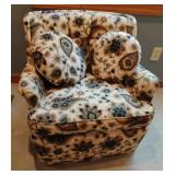 Upholstered swivel chair with 2 throw pillows 28