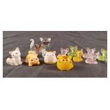 Miniature cat figurines