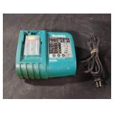 Makita DC18RA battery charger. Powers on