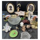 Large lot of decorative items including a vintage
