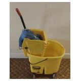 Commercial mop bucket