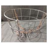 Hanging wire basket