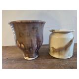 Eddie Smith pottery lidded jar ( lid has crack)