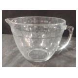 Pampered Chef 8 cup glass measuring cup