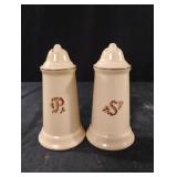Pfaltzgraff Village salt and pepper shaker set