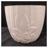 Vintage McCoy Pottery jardiniï¿½re planter
