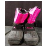 Kids boots size 4