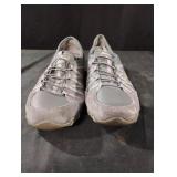 Sketchers size 9 ladies shoes