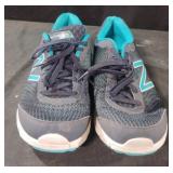 New Balance size 8 tennis shoes